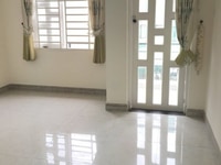 Gấp nhà em đang cần người làm ở lại Gấp nhà em đang cần người làm ở lại