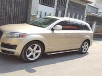 Kẹt tiền bán AUDI Q7 bản full 2009 màu vàng rất đẹp và sang trọng. Kẹt tiền bán AUDI Q7 bản full 2009 màu vàng rất đẹp và sang trọng.