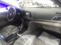Hyundai giá rẻ giao ngay Elantra số sàn TRẮNG Hyundai giá rẻ giao ngay Elantra số sàn TRẮNG