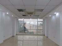 Cần cho thuê văn phòng phố Quán Thánh view đẹp Cần cho thuê văn phòng phố Quán Thánh view đẹp