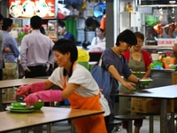 Cần gấp 3 tạp vụ nhà hàng lương 5.000.000đ/tháng. Cần gấp 3 tạp vụ nhà hàng lương 5.000.000đ/tháng.