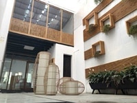 Cho thuê nhà mặt phố Hàng Gà, DT: 93m2 x 2.5 tầng. MT: 4.2m. Cho thuê nhà mặt phố Hàng Gà, DT: 93m2 x 2.5 tầng. MT: 4.2m.