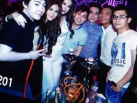 Nhân viên Nữ phục vụ Karaoke Thu nhập cao Nhân viên Nữ phục vụ Karaoke Thu nhập cao