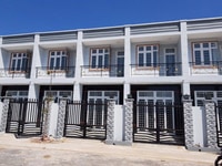 Tôi cần bán căn nhà 1L, 3PN, SHR gần trường THPT Bình Chánh. Tôi cần bán căn nhà 1L, 3PN, SHR gần trường THPT Bình Chánh.