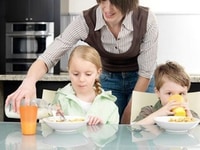 Tìm gấp 1 người giữ trẻ 1 người giúp việc nhà 1 người chăm cụ bà bệnh Tìm gấp 1 người giữ trẻ 1 người giúp việc nhà 1 người chăm cụ bà bệnh