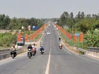 Cho thuê phần đất trống mặt tiền Quốc lộ 91b , giá 20 triệu . Cho thuê phần đất trống mặt tiền Quốc lộ 91b , giá 20 triệu .