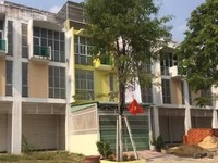 Chính chủ bán nhà phố 3 lầu đường NK14A trong KDT mỹ phước 3 Chính chủ bán nhà phố 3 lầu đường NK14A trong KDT mỹ phước 3