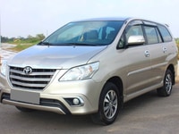 Mình cần bán Innova G 2015 màu vàng hoàng kim xe còn rất đẹp. Mình cần bán Innova G 2015 màu vàng hoàng kim xe còn rất đẹp.