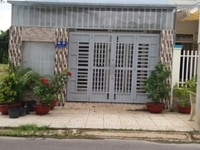 Bán nhà mới xây có nội thất gần chợ bình chánh Bán nhà mới xây có nội thất gần chợ bình chánh