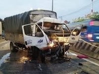 Thu mua xác xe ôtô tải xe khách hư hỏng tai nạn nát giá cao Thu mua xác xe ôtô tải xe khách hư hỏng tai nạn nát giá cao