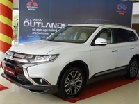 Mitsubishi Outlander 7 chỗ,góp 90%xe,rẻ nhất Quảng Nam Mitsubishi Outlander 7 chỗ,góp 90%xe,rẻ nhất Quảng Nam