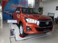 Toyota An Sương bán xe HIlux 2.4 AT tặng 10 món. Toyota An Sương bán xe HIlux 2.4 AT tặng 10 món.