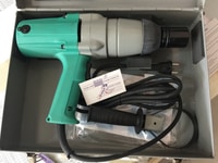 Máy xiết bulon bằng điện 220V. Máy xiết bulon bằng điện 220V.
