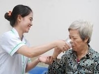 LINH, 50T, quê tây ninh, có kinh nghiệm chăm sóc người già LINH, 50T, quê tây ninh, có kinh nghiệm chăm sóc người già