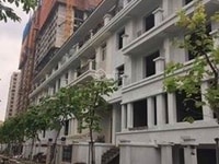 Cho thuê tòa nhà văn phòng mặt đường ốp kính, 168m2 tại 11 Nguyễn Xiển Cho thuê tòa nhà văn phòng mặt đường ốp kính, 168m2 tại 11 Nguyễn Xiển