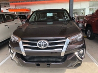 Bán xe Toyota Fortuner 2.8 AT (4x4) số tự động màu nâu giao ngay Bán xe Toyota Fortuner 2.8 AT (4x4) số tự động màu nâu giao ngay