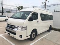 Hiace 3.0L số sàn màu trắng giao ngay Hiace 3.0L số sàn màu trắng giao ngay
