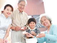 Tôi mới sinh nên cần thêm một cô giúp việc nữa phụ tôi chăm bé Tôi mới sinh nên cần thêm một cô giúp việc nữa phụ tôi chăm bé