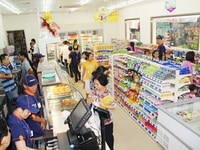 Cần gấp nhân viên thu ngân -- Yêu cầu 18t trở lên Cần gấp nhân viên thu ngân -- Yêu cầu 18t trở lên