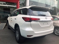 Fortuner màu trắng tự động -GIAO NGAY Fortuner màu trắng tự động -GIAO NGAY