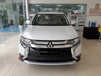 Mitsubishi Outlander 7 chổ xe Nhật, giá tốt, có bán trả góp 5.8L/100Km Mitsubishi Outlander 7 chổ xe Nhật, giá tốt, có bán trả góp 5.8L/100Km