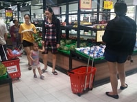Tuyển nhân viên tư vấn bán hàng tại quầy Tuyển nhân viên tư vấn bán hàng tại quầy