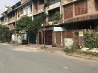 Cho thuê gấp căn nhà vườn 100m2 xây thô 4 tầng, giá thuê 5 triệu Cho thuê gấp căn nhà vườn 100m2 xây thô 4 tầng, giá thuê 5 triệu
