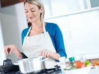 Cần gấp 1 người giữ em bé 1 người giúp việc nhà 1 người chăm sóc cụ bà Cần gấp 1 người giữ em bé 1 người giúp việc nhà 1 người chăm sóc cụ bà