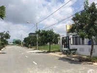 Bán đất thổ cư đối diện chợ Long Cang ,Cần Đước,SHR giá 800 triệu/100m Bán đất thổ cư đối diện chợ Long Cang ,Cần Đước,SHR giá 800 triệu/100m