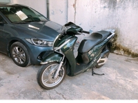 Xe máy SH màu xanh rêu đời xe mới nhất chính hãng HONDA. Xe máy SH màu xanh rêu đời xe mới nhất chính hãng HONDA.