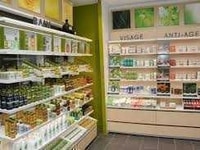 Nhân viên trưng bày sản phẩm, vệ sinh quầy hàng, bán hàng Nhân viên trưng bày sản phẩm, vệ sinh quầy hàng, bán hàng