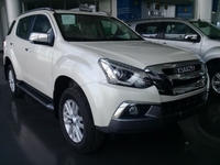 Xe du lịch 7 chỗ 2021 Màu bạc, màu Trắng. Giá rẻ, Giao ngay Xe du lịch 7 chỗ 2021 Màu bạc, màu Trắng. Giá rẻ, Giao ngay
