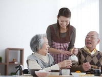 Tuyển người làm giúp việc nhà ăn ở lại. Tuyển người làm giúp việc nhà ăn ở lại.