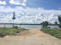 Bán Lô Đất Đối Diện Hồ Sinh Thái 105 m2 . Gía 850tr . Đường 20m Bán Lô Đất Đối Diện Hồ Sinh Thái 105 m2 . Gía 850tr . Đường 20m