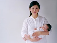Tôi tuyển giúp việc ở lại cần 2 cô trông trẻ và nấu ăn Tôi tuyển giúp việc ở lại cần 2 cô trông trẻ và nấu ăn
