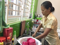 Cần tìm người giúp việc nhà ( ở lại hoặc sáng đi chiều về Cần tìm người giúp việc nhà ( ở lại hoặc sáng đi chiều về