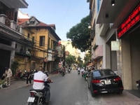 Mặt phố Hoàn Kiếm, kinh doanh, mặt tiền khủng, chỉ 350tr/m2. Mặt phố Hoàn Kiếm, kinh doanh, mặt tiền khủng, chỉ 350tr/m2.