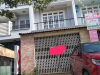 Chính chủ bán gấp căn nhà phố tại bình dương DT 150m2 đường nhựa Chính chủ bán gấp căn nhà phố tại bình dương DT 150m2 đường nhựa