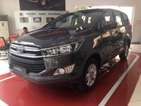 Bán xe Toyota Innova 2.0 số sàn màu xám lông chuột 2019 mới Bán xe Toyota Innova 2.0 số sàn màu xám lông chuột 2019 mới