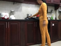 Cần tuyển nữ giúp việc nhà ăn ở lại nấu những món ăn đơn giản Cần tuyển nữ giúp việc nhà ăn ở lại nấu những món ăn đơn giản