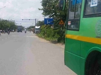 Bán đất nền gần thị trấn Cần Giuộc, khu dân cư đông đúc sổ hồng riêng. Bán đất nền gần thị trấn Cần Giuộc, khu dân cư đông đúc sổ hồng riêng.