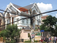 Bán biệt thự 74-76 đường 49, P.Tân Tạo, DT 20x20m, 3 tấm. Giá 55 tỷ Bán biệt thự 74-76 đường 49, P.Tân Tạo, DT 20x20m, 3 tấm. Giá 55 tỷ