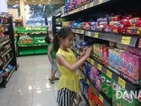 Cần tuyển Nữ lễ tân trên 20 tuổi trực tại quầy Cần tuyển Nữ lễ tân trên 20 tuổi trực tại quầy
