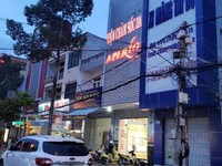 Nhà mặt tiền gần vincom đường đinh tiên hoàng , 2 lầu , dt: 4,5x21 Nhà mặt tiền gần vincom đường đinh tiên hoàng , 2 lầu , dt: 4,5x21