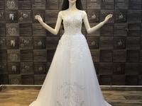 Váy cưới dáng xòe nhẹ nhàng, thân điểm ren lá tinh tế - K963 Váy cưới dáng xòe nhẹ nhàng, thân điểm ren lá tinh tế - K963