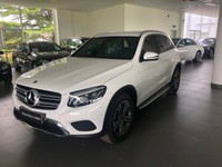 Cần bán GLC200 đã qua sử dụng chính hãng, màu trắng nội thất đen Cần bán GLC200 đã qua sử dụng chính hãng, màu trắng nội thất đen