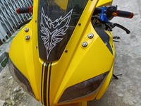 Moto phoenix màu vàng mới 95% tem chùm sport cực ngầu Moto phoenix màu vàng mới 95% tem chùm sport cực ngầu