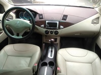 Bán Mitsubishi Zinger 2010 tự động màu bạc xe gia đình. Bán Mitsubishi Zinger 2010 tự động màu bạc xe gia đình.