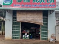 Bán nhà Cấp 4 đang kinh doanh tạp hóa. Diện tích 5,5x45m. Nở hậu 6m. Bán nhà Cấp 4 đang kinh doanh tạp hóa. Diện tích 5,5x45m. Nở hậu 6m.