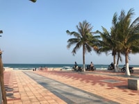 đường thông ra biển, cách biển 200 m, song song đường Võ Nguyên Giáp đường thông ra biển, cách biển 200 m, song song đường Võ Nguyên Giáp